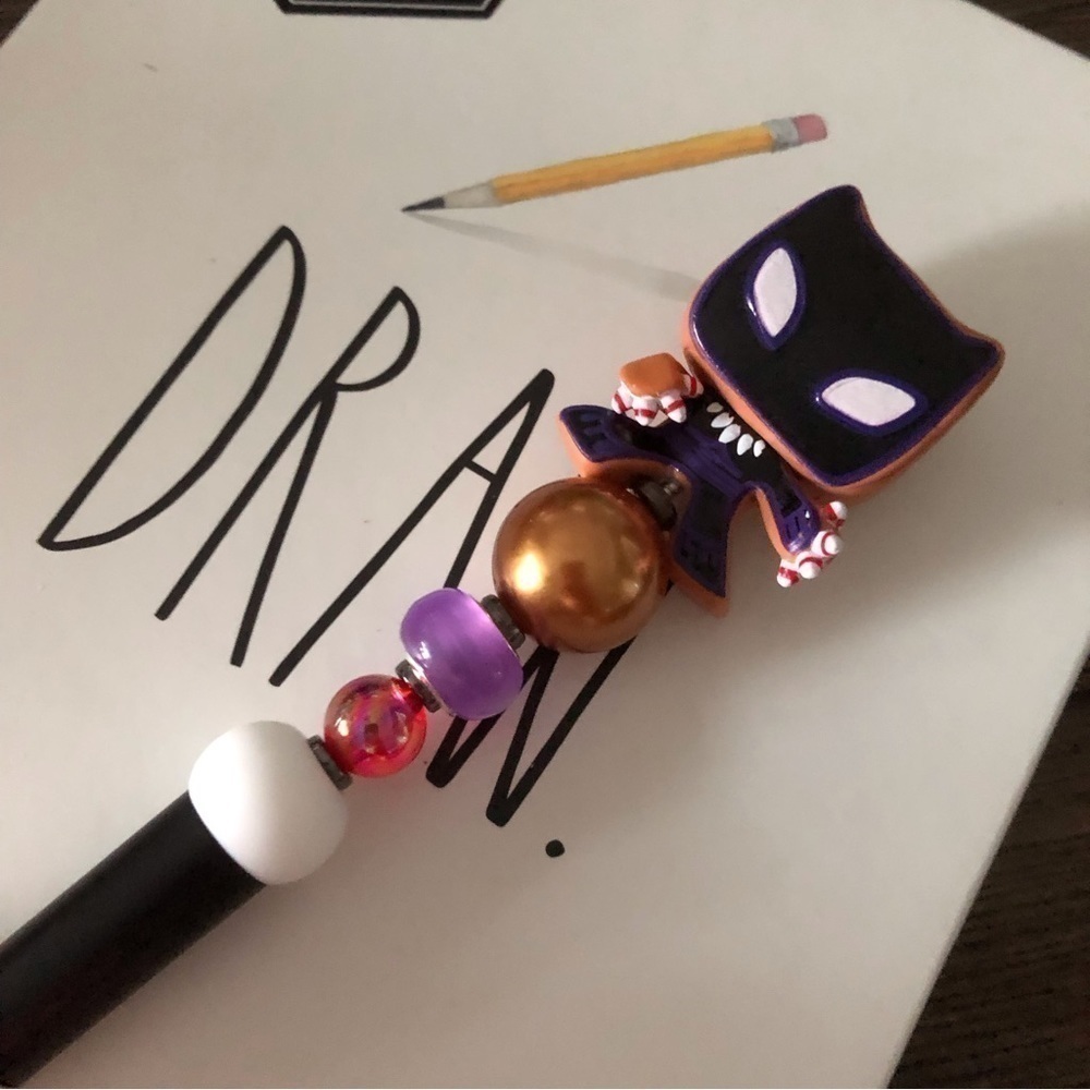 Marvel Gingerbread man handmade beaded pen: Black Panther